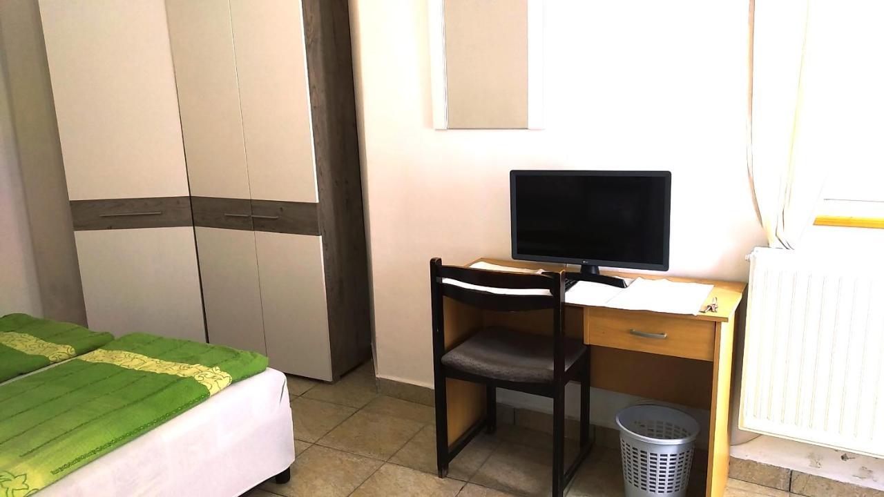 Hostel Maros Дьєр Екстер'єр фото