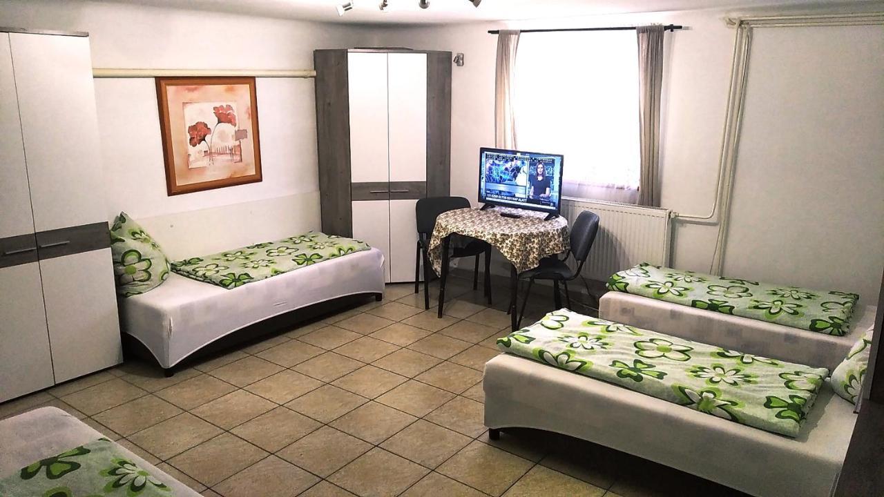 Hostel Maros Дьєр Екстер'єр фото